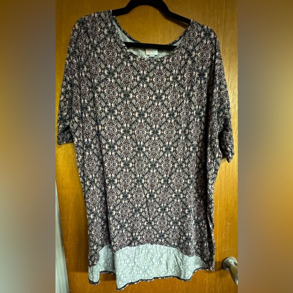 LuLaRoe Women’s Black Shirt with Pink/Beige Design